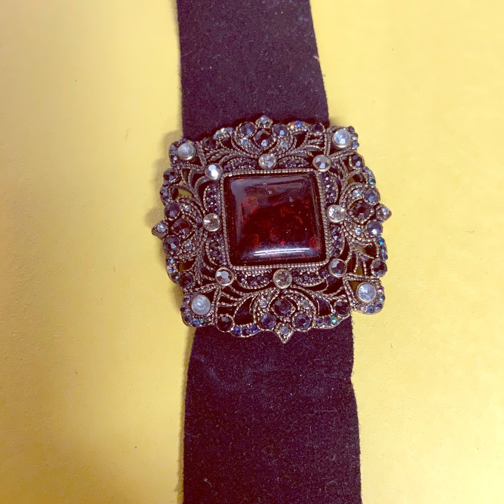 Unique and vintage choker necklace